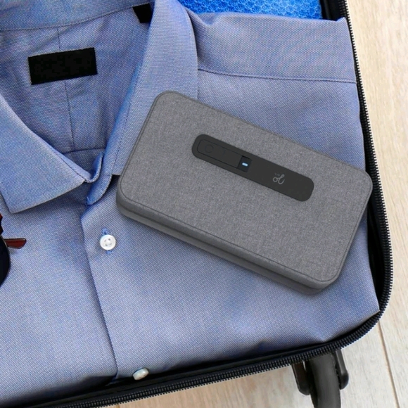 URBAN OUTFITTERS UV-C PORTABLE SANITIZER - Picture 4 of 6